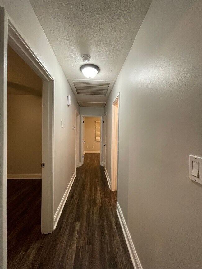 Foto del edificio - 3461 Dundale Rd