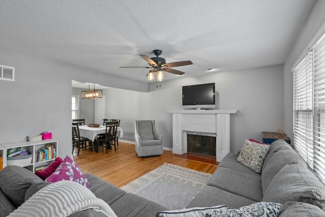 Building Photo - 7917 W 92nd Pl