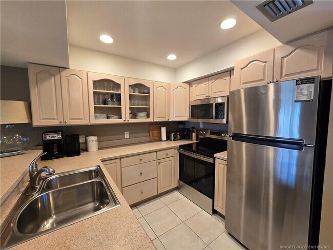 Foto del edificio - 5564 NE Gulfstream Way