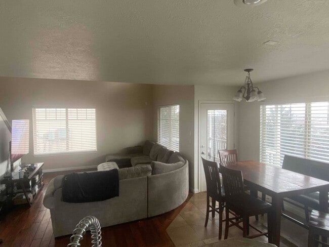 Building Photo - 1346 Alpine Way