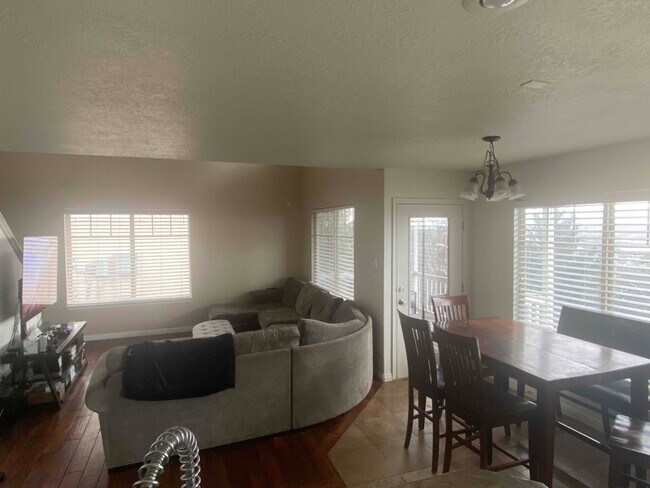 Foto del edificio - 1346 Alpine Way