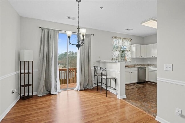 Foto del edificio - 102 Weatherstone Square Dr