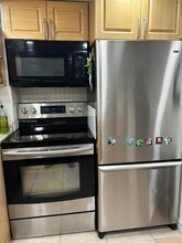 Building Photo - 9365 Fontainebleau Blvd