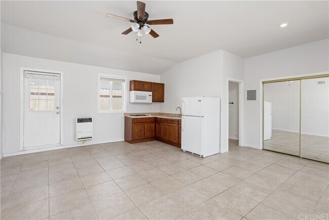 Foto del edificio - 24126 Kittridge St