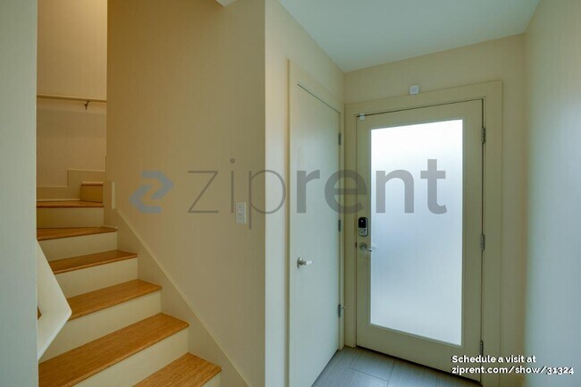 Building Photo - 4134 California Ave SW