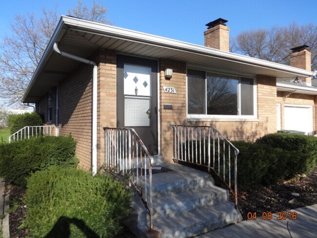 Building Photo - 91180 - 4231/4233GLEN