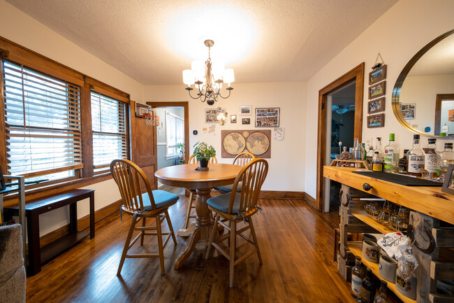 Building Photo - 4210 Snelling Ave