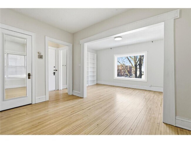 Foto del edificio - 2881 Irving Ave S