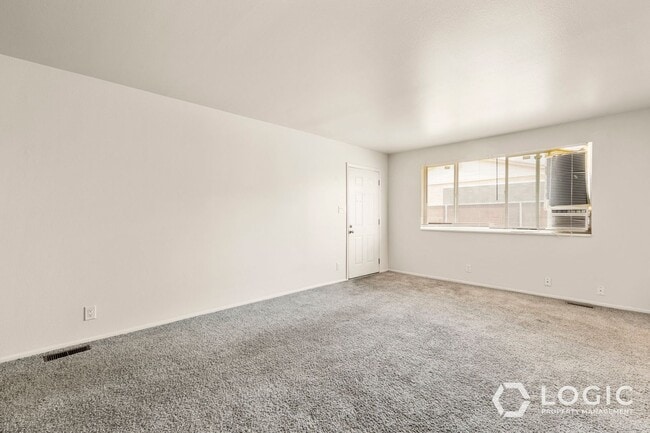Foto del edificio - 331 W 170 N