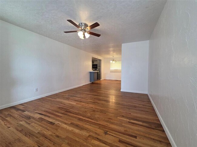 Building Photo - 1005 SW 53rd St