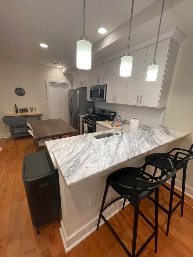 Foto principal - 2140 Wisconsin Ave NW