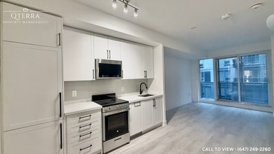 Building Photo - 2450 Old Bronte Rd