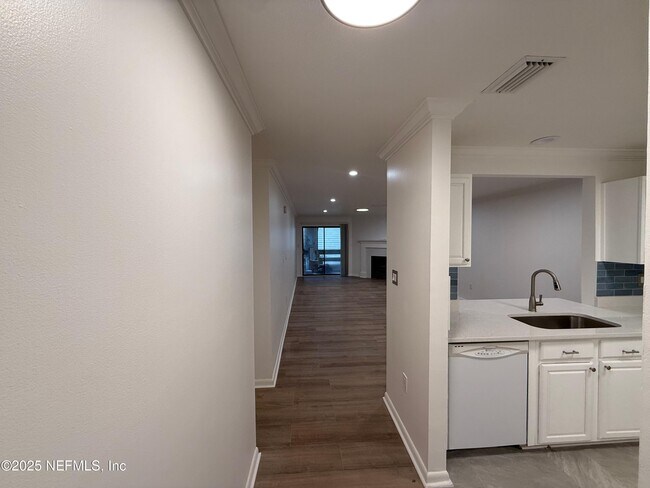 Foto del edificio - 1604 Arcadia Dr
