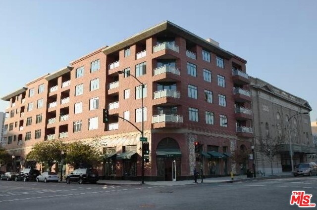 Primary Photo - 125 N Raymond Ave