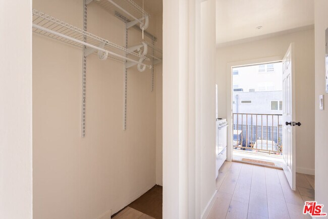 Foto del edificio - 1313 Ocean Front Walk