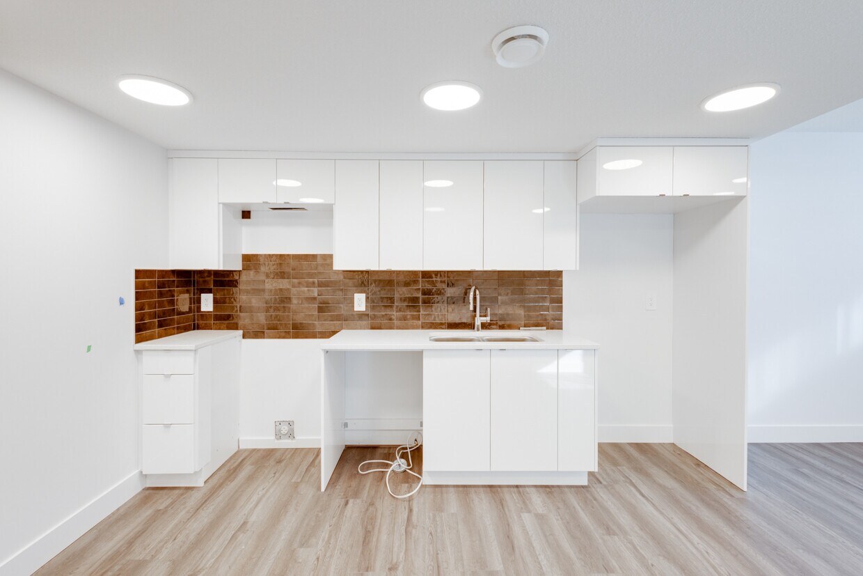 1472 Keswick Dr SW, Edmonton, AB T6W 1A5 Townhouse for Rent in