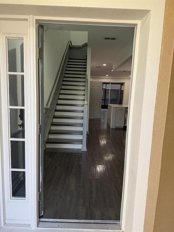 Building Photo - 2865 Polana St