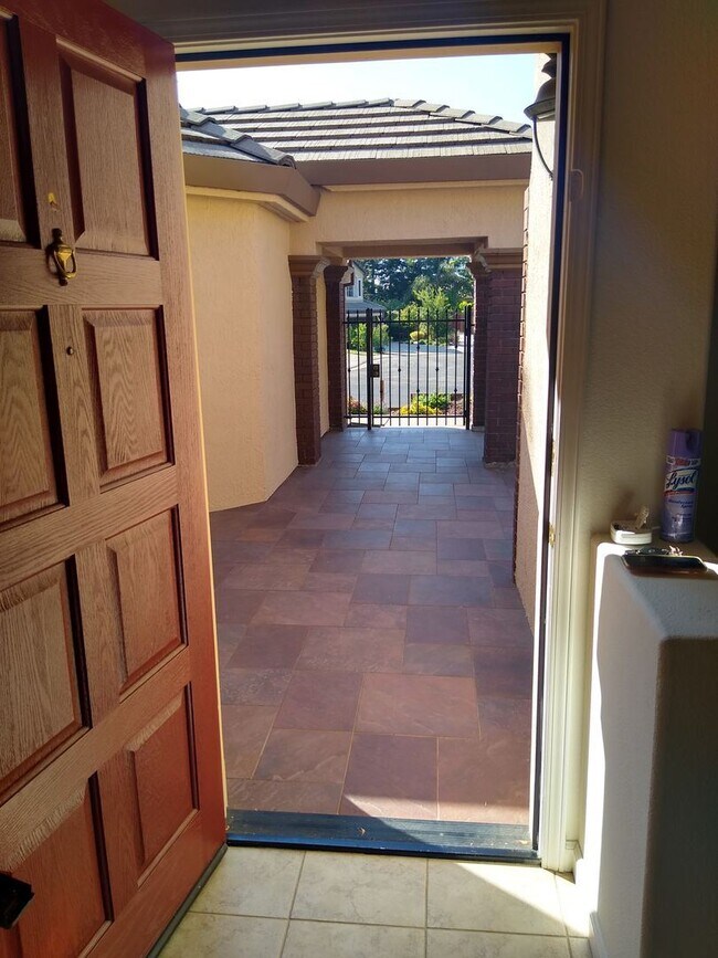 Building Photo - 4 br, 2 bath House - 109 DEMURRAGE WAY