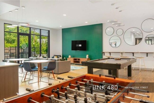 The Beverly Collection: Link 480