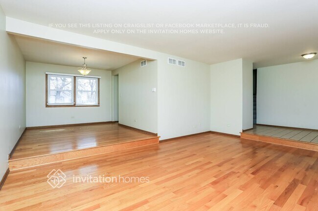 Building Photo - 16W639 90th St
