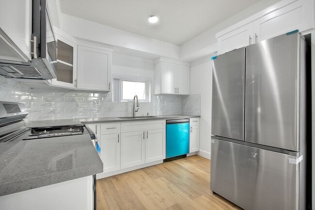 Foto del edificio - 11726 Hamlin St