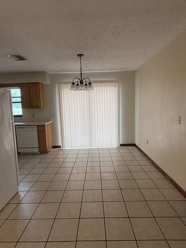 Building Photo - 14 Pine Radial