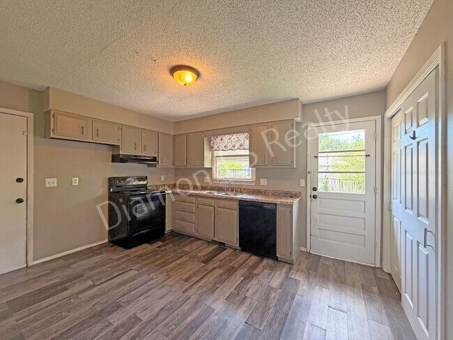 Foto del edificio - 1006 W Edgewood St