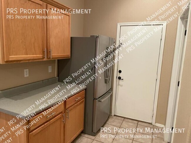 Building Photo - New Listing