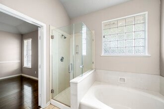 Building Photo - 1505 Hickory Ct