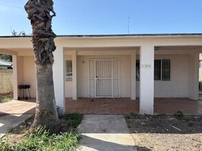 Building Photo - 2303 Chacon St