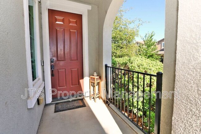Building Photo - 1427 Bicker Cir