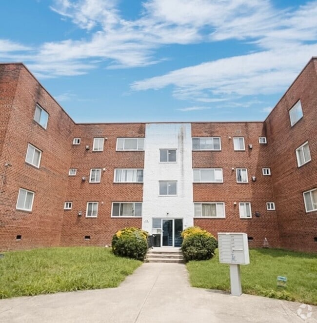 Building Photo - 12 Halley Pl SE