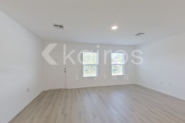 Foto del edificio - 8045 99th Ave