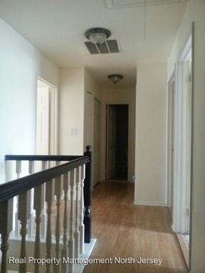 Building Photo - 392 Glastonbury Ln