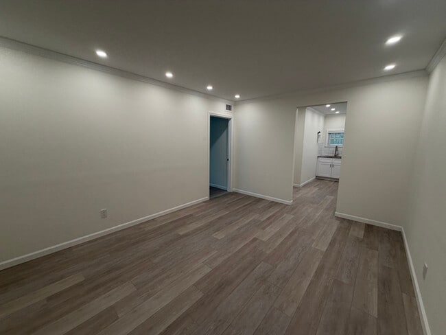 Building Photo - 1156 Orange Ave