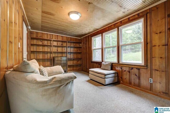 Sala de estar trasera - 4785 7th Ct S