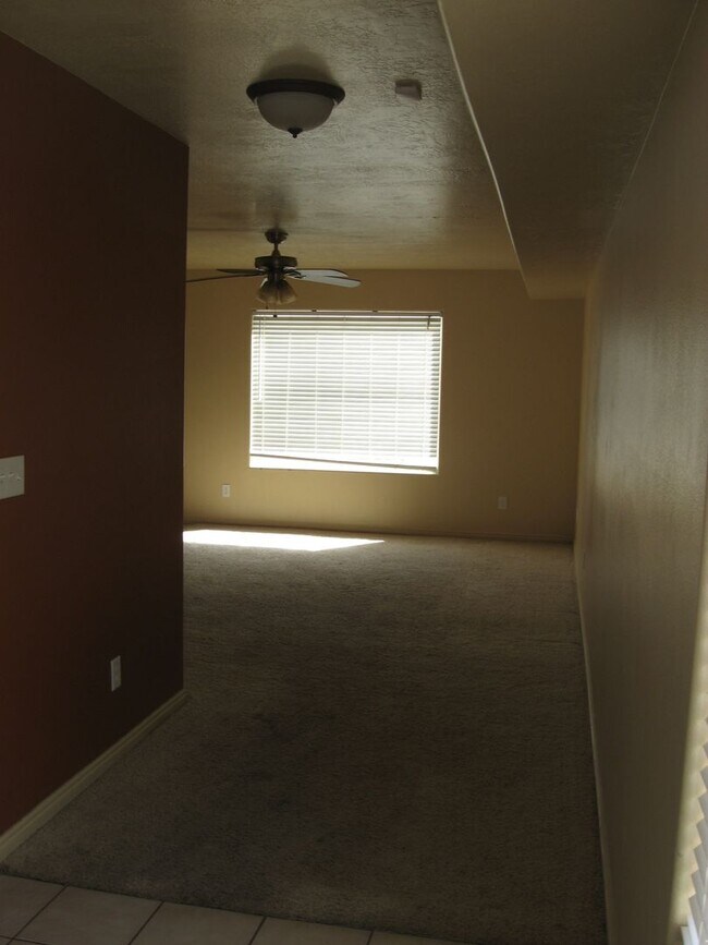 Foto del edificio - 3 Bedroom 2.5 Bath Townhouse