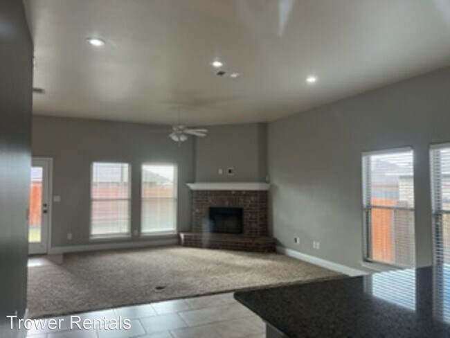 Foto del edificio - 3 br, 2 bath House - 810 East 92nd Street