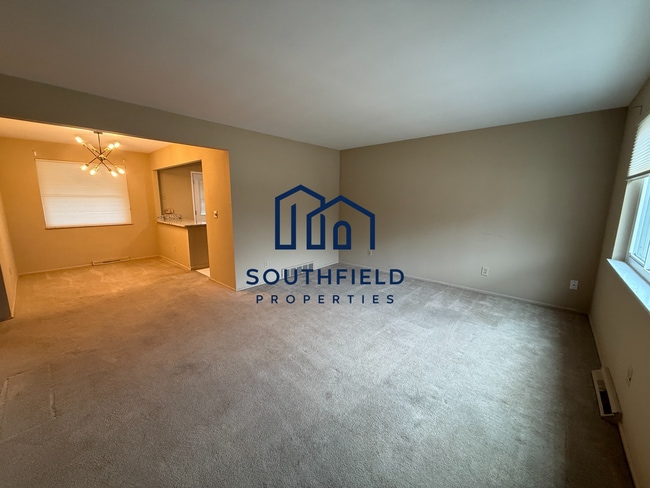 Photo - 7147 Bluecrest Dr House