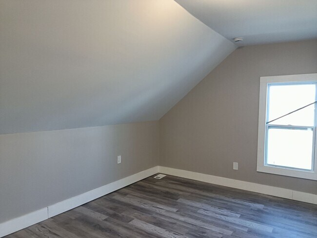 Foto del edificio - 4 bedroom single family home