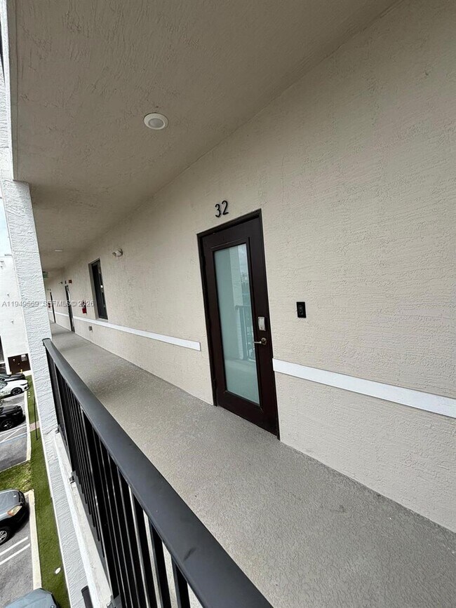 Foto del edificio - 4636 NW 84th Ave