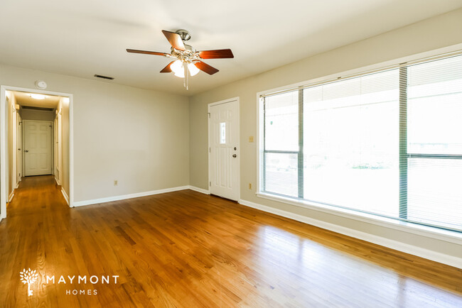 Building Photo - 2731 Ranchwood Dr