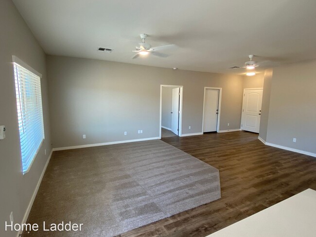 Building Photo - 3 br, 2 bath House - 8284 W McCartney Rd