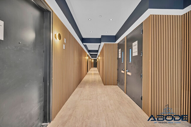 Building Photo - 433 Sackett St