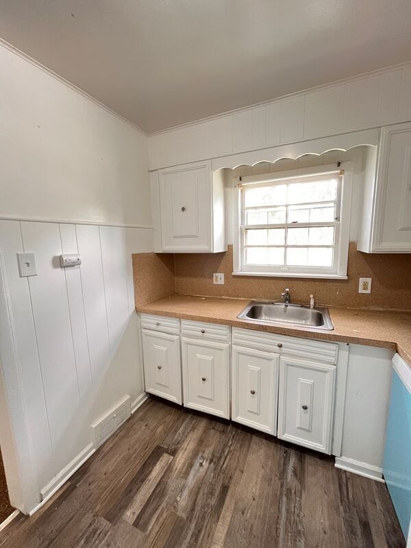Foto del edificio - 18465 Harlow Ave