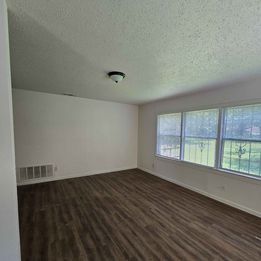 Foto del edificio - 4700 Burton Ave