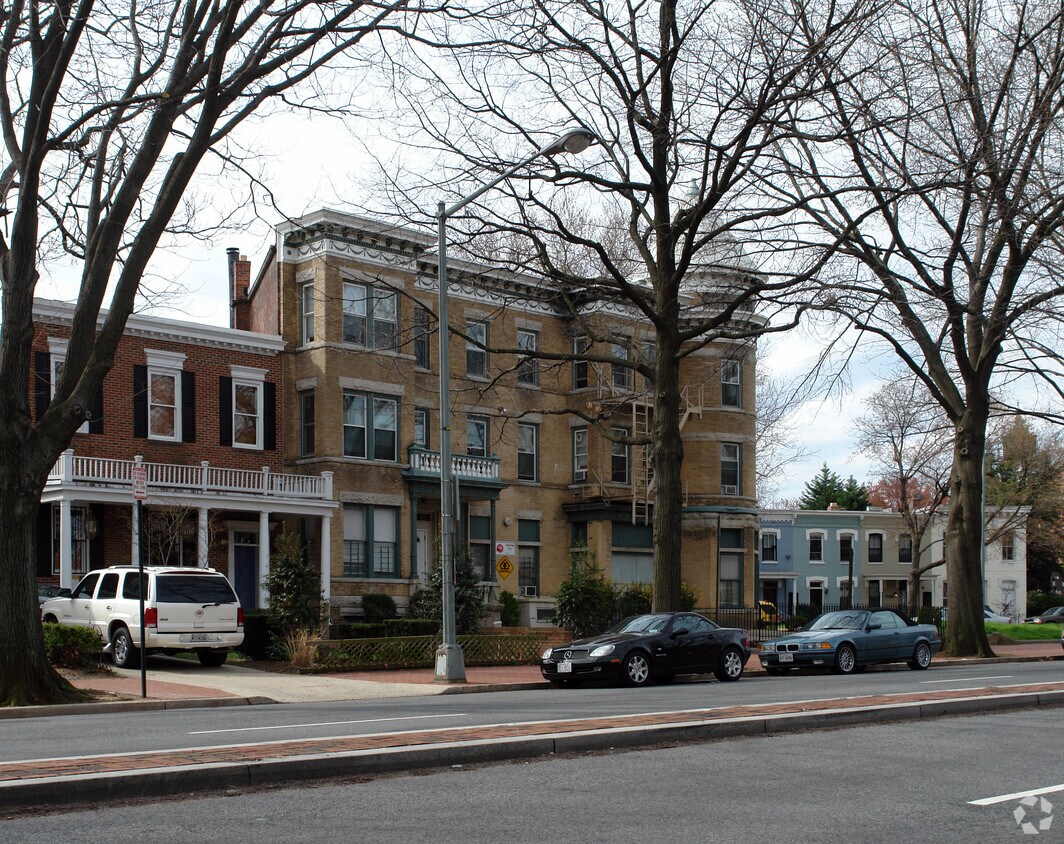 Foto del edificio - 701 Maryland Ave NE