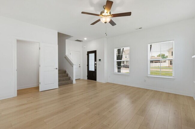 Foto del edificio - 429 Guethlein Dr