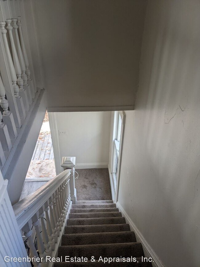 Building Photo - 2 br, 1 bath House - 1409 Chesapeake Ave. #2