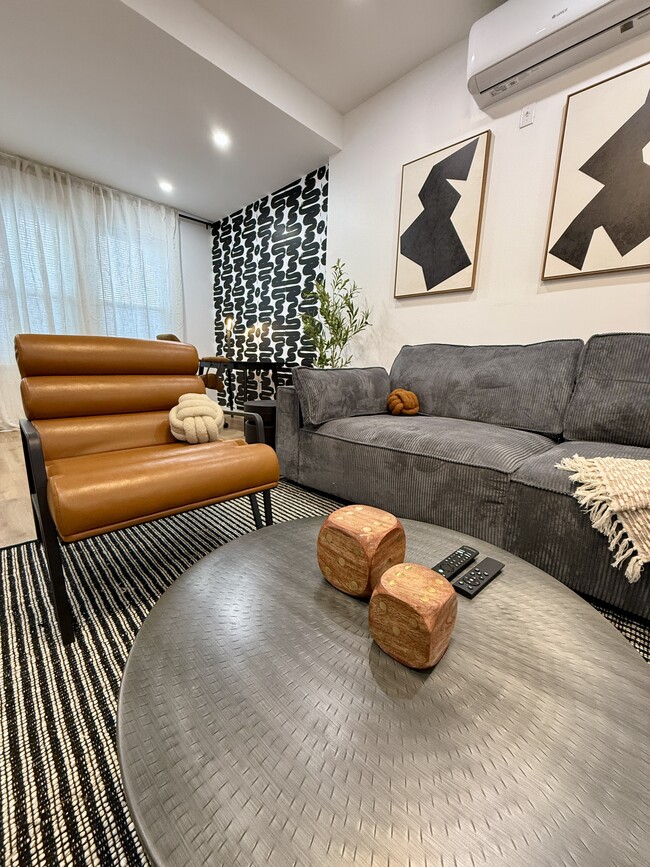 Building Photo - 3260 Reservoir Oval E